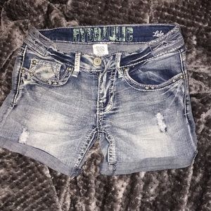 Hydraulic denim shorts